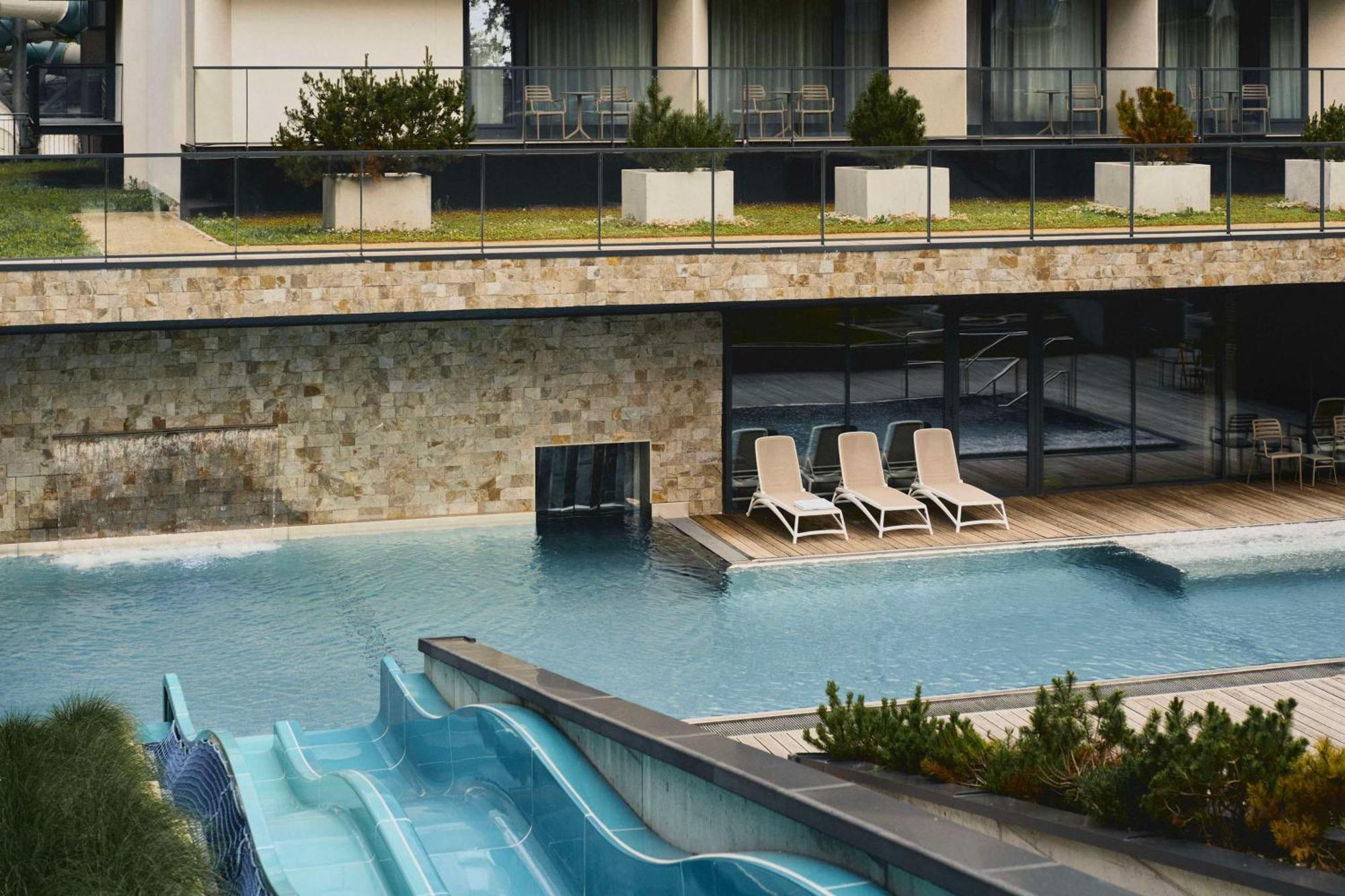 Radisson Hotel 4*