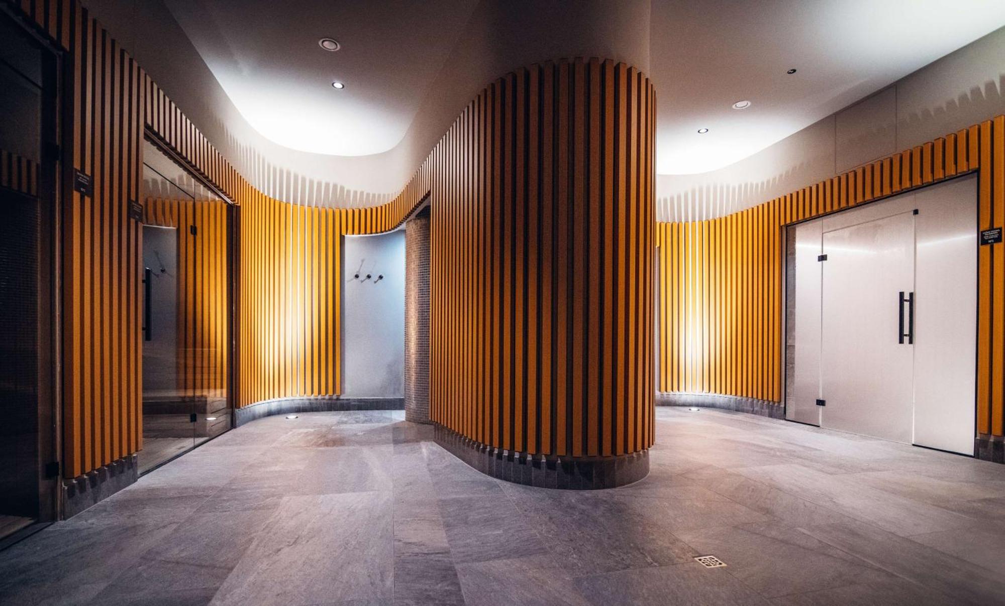 Radisson Hotel 4*